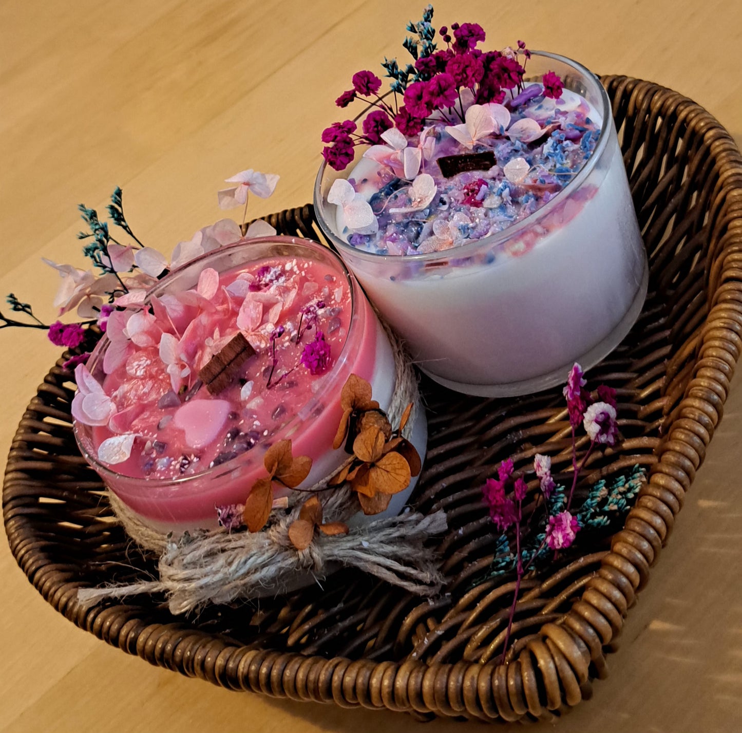 Bougie "Energie féminine/créative" coulée dans un contenant en verre à la cire de soja, 150 ml