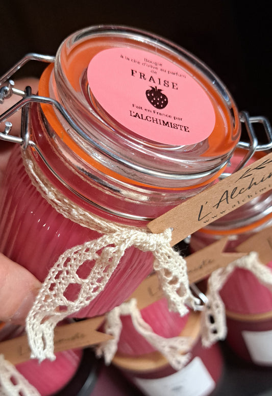 Bougie coulée à la cire d'olive "A la Fraise"
