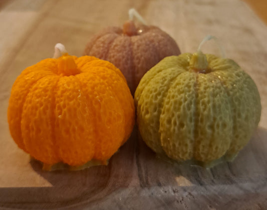 Bougie moulée en forme d'une Petite Citrouille